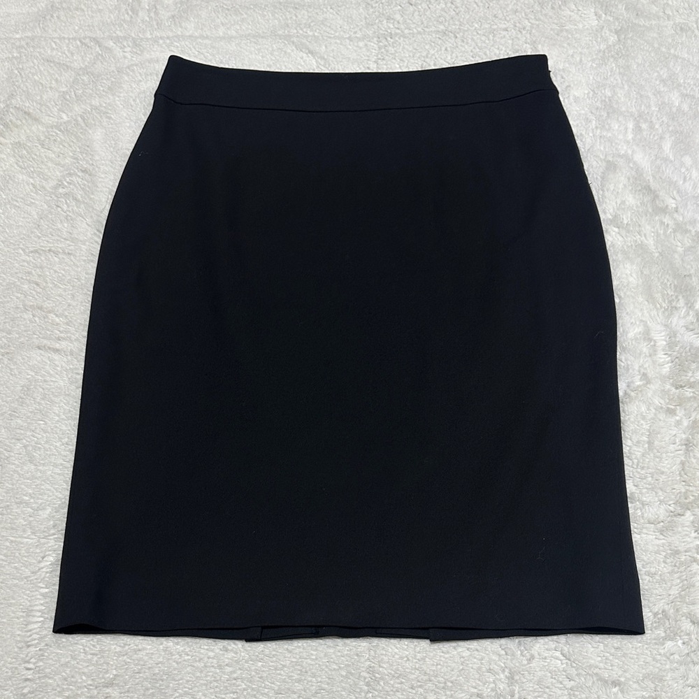 Ann Taylor | size 2P | black pencil skirt